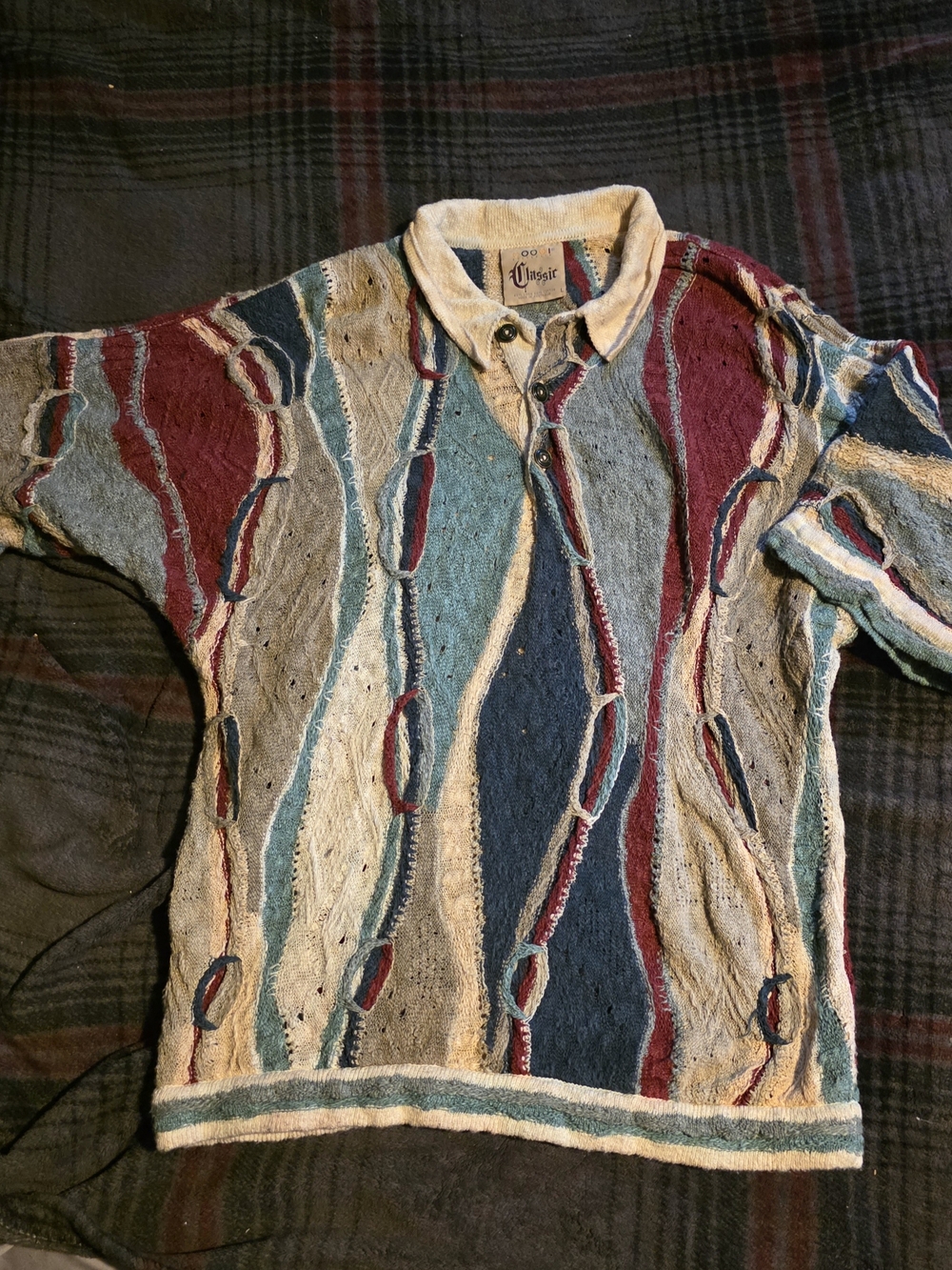 COOGI Mens AUTHENTIC Multicolor Knit V-Neck Sweater - Cream, Blue, Red, Green